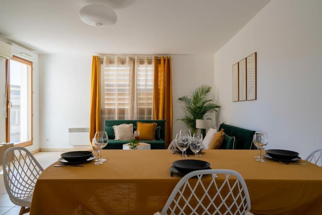 Le Rooftop Saint Charles Parking Prive Marseilles